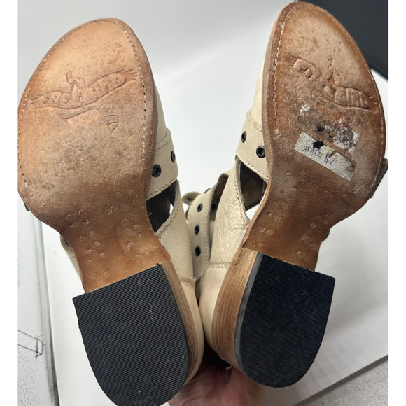 Freebird Grace Beige Leather 3 Buckle Ankle Boots Womens Size 8 Back Zipper - Picture 5 of 7